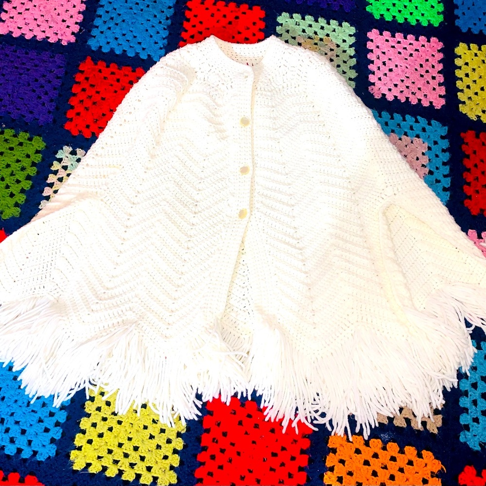 70s Vintage Poncho Cape Shawl Sweater White Medium Med Vtg